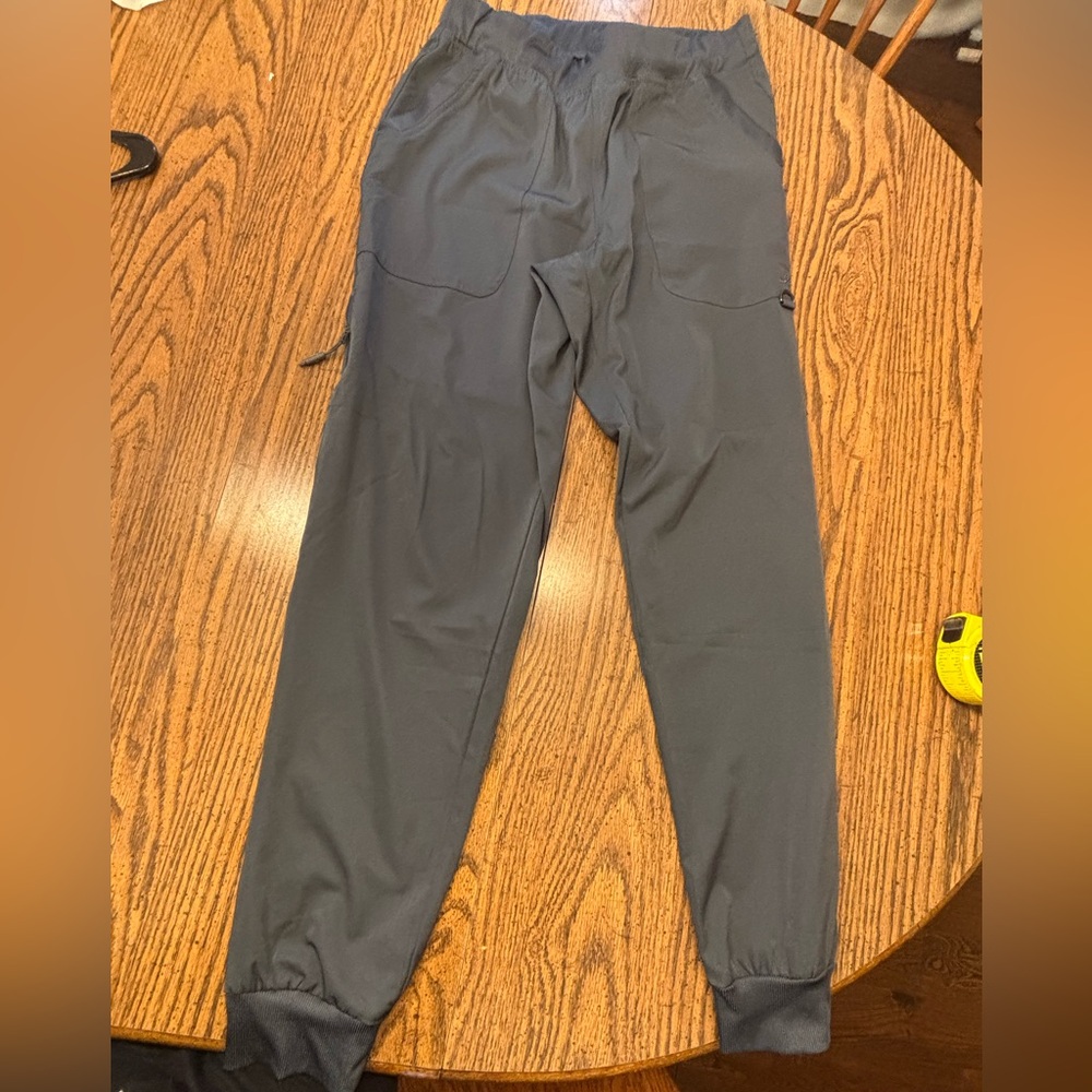 Ava Therese Women’s medium tall jogger scrubs - Picture 7 of 11